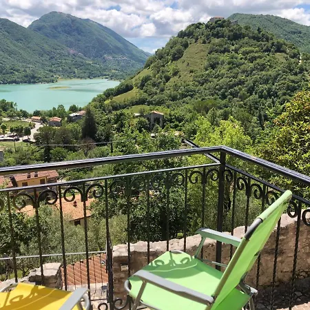 Casa Con Terrazzo Vista - Lakeholiday Castel di Tora