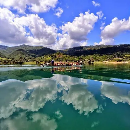 Casa Con Terrazzo Vista - Lakeholiday * Castel di Tora